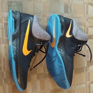 Nike sneakers size 9.5